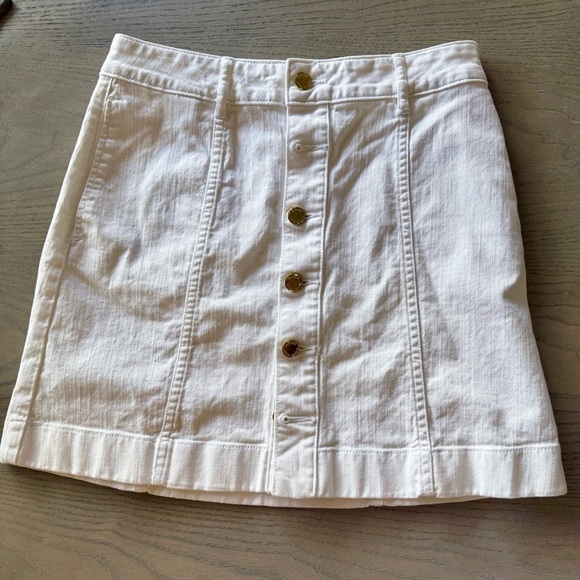 Michael Kors White Denim A-Line Mini Skirt - Size 4 - Picture 2 of 5